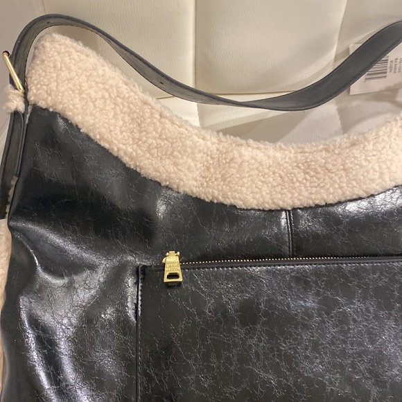 NWT, Steve Madden Black Patent & Sherpa Fur Trim Shoulder Bag w Wallet - Picture 7 of 11